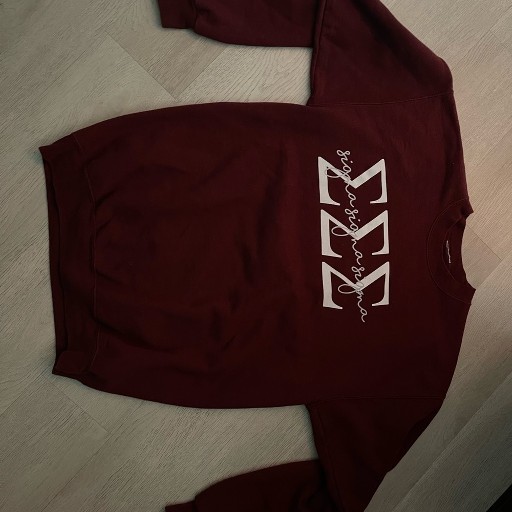 Tri sigma letters and calligraphy crew neck